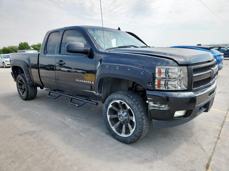 1GCEC29069Z104044 - 2009 CHEVROLET SILVERADO C1500 LT BLACK photo 4