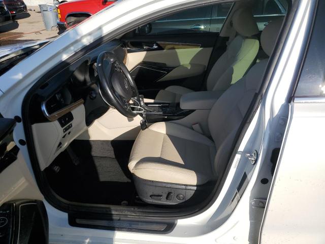 KNALC4J17J5104909 - 2018 KIA CADENZA LUXURY WHITE photo 7