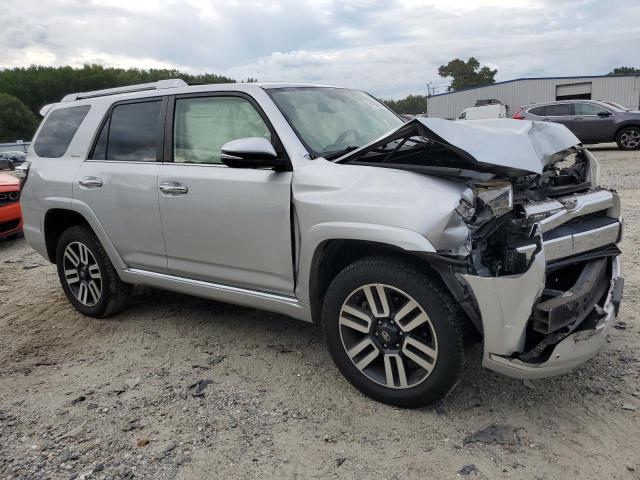 JTEBU5JR0F5270733 - 2015 TOYOTA 4RUNNER SR5/SR5 PREMIUM SILVER photo 4