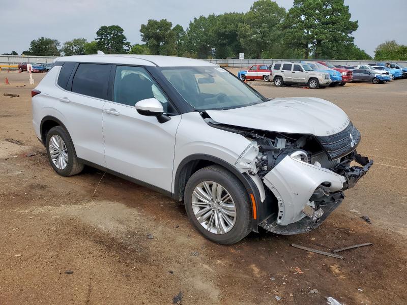 JA4J3UA88RZ003738 - 2024 MITSUBISHI OUTLANDER ES WHITE photo 4