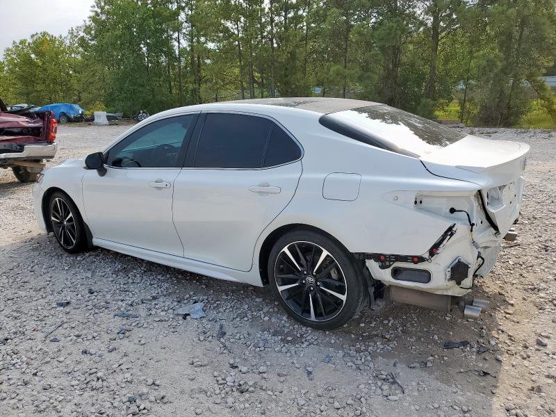 4T1B61HKXJU149816 - 2018 TOYOTA CAMRY XSE WHITE photo 2