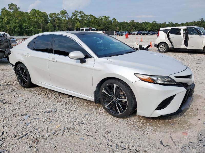 4T1B61HKXJU149816 - 2018 TOYOTA CAMRY XSE WHITE photo 4