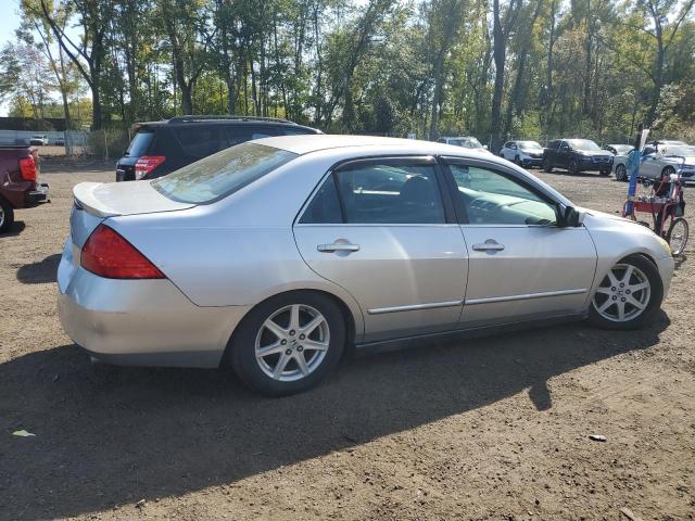 1HGCM55477A213267 - 2007 HONDA ACCORD LX SILVER photo 3