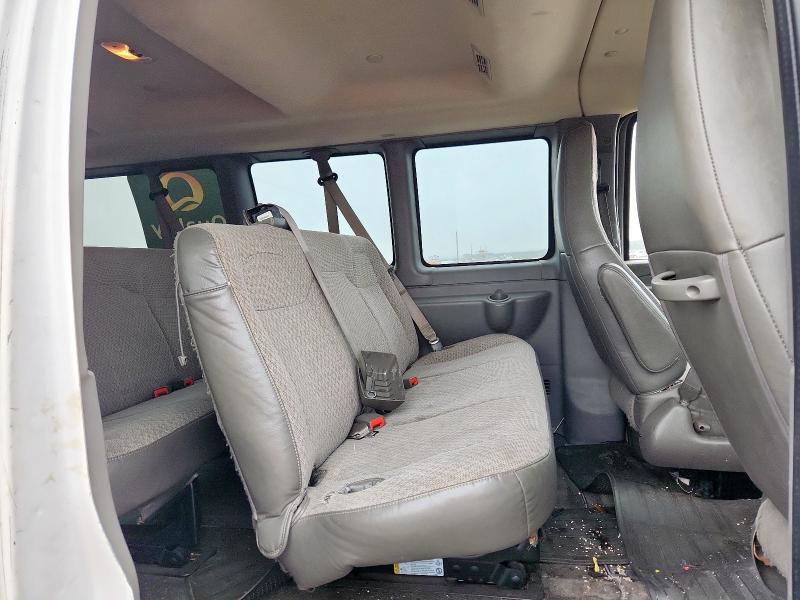 1GAZGPFG8G1191020 - 2016 CHEVROLET EXPRESS G3 LT WHITE photo 11