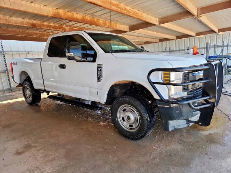 1FT7X2B66KEE68327 - 2019 FORD F250 SUPER DUTY WHITE photo 4
