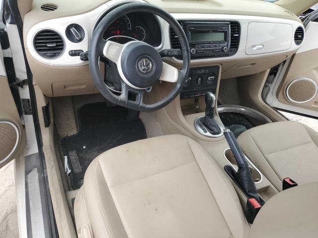 3VWJP7ATXDM614586 - 2013 VOLKSWAGEN BEETLE 白色 照片 8