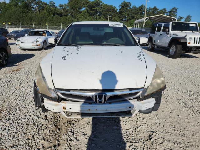 1HGCM56466A007600 - 2006 HONDA ACCORD LX WHITE photo 5