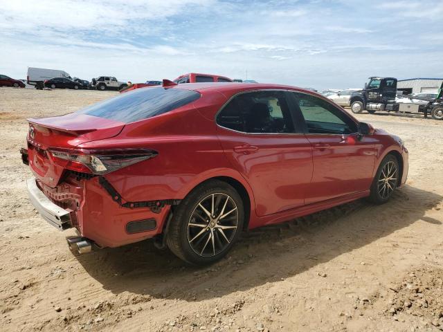 4T1G11AK9NU054555 - 2022 TOYOTA CAMRY SE Qırmızı foto 3