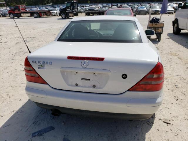 WDBKK47F9YF156307 - 2000 MERCEDES-BENZ SLK 230 KOMPRESSOR WHITE photo 6