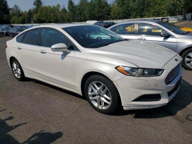 3FA6P0HR7DR120348 - 2013 FORD FUSION SE WHITE photo 4