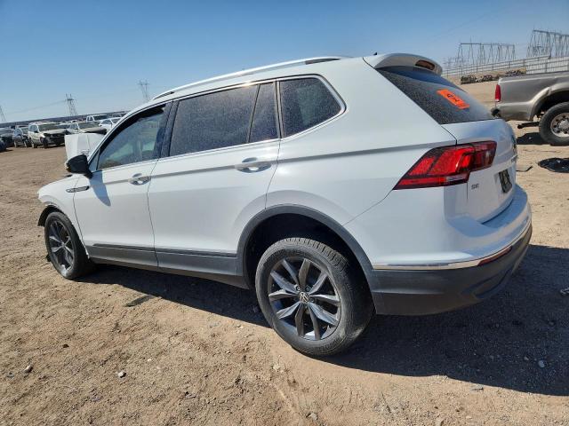 3VV3B7AX8NM079161 - 2022 VOLKSWAGEN TIGUAN SE 白色 照片 2