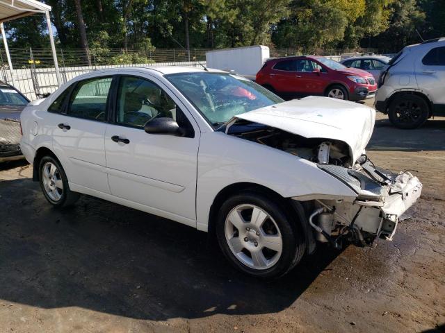 1FAFP38363W223382 - 2003 FORD FOCUS ZTS WHITE photo 4