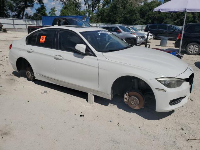 WBA3C3C54DF981379 - 2013 BMW 320 I XDRIVE WHITE photo 4