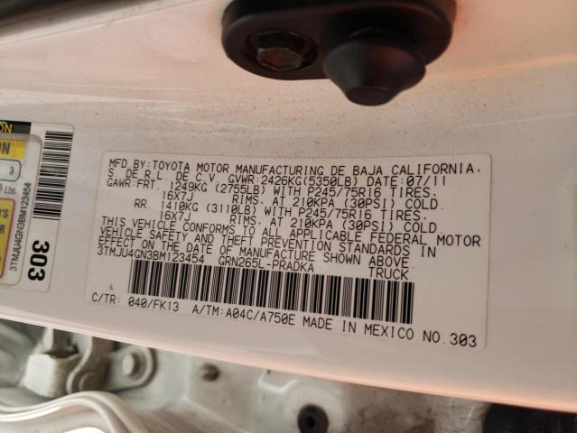 3TMJU4GN3BM123454 - 2011 TOYOTA TACOMA DOUBLE CAB PRERUNNER WHITE photo 12