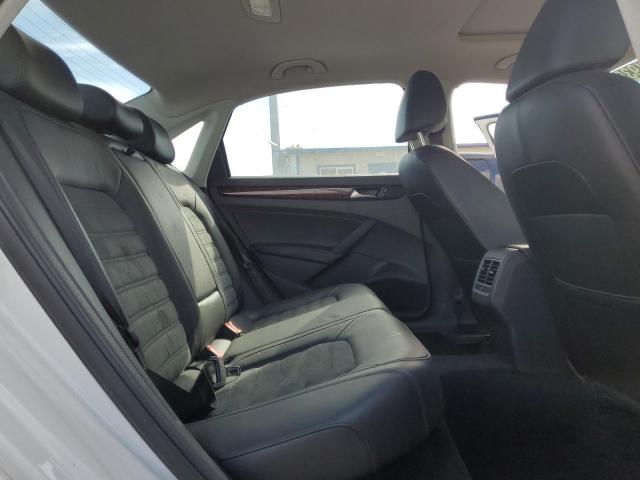 1VWCP7A34DC085839 - 2013 VOLKSWAGEN PASSAT SEL Белый фото 10