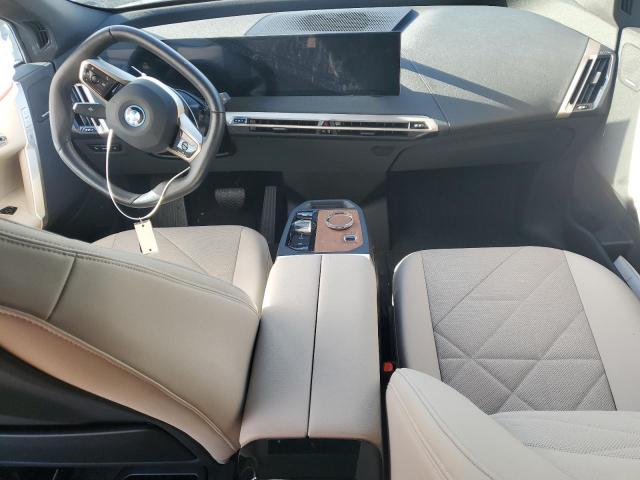 WB523CF09SCT73754 - 2025 BMW IX XDRIVE50 TEAL photo 8