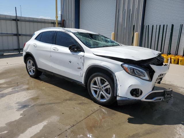 WDCTG4EB8LU028520 - 2020 MERCEDES-BENZ GLA 250 WHITE photo 4