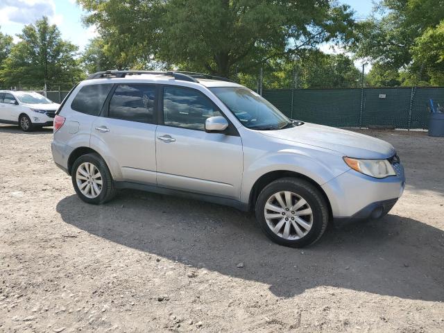 JF2SHAEC8DH434315 - 2013 SUBARU FORESTER LIMITED SILVER photo 4