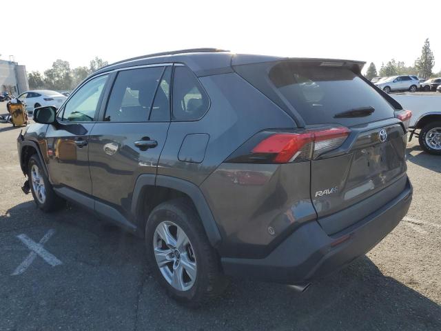 2T3W1RFV9MW121173 - 2021 TOYOTA RAV4 XLE GRAY photo 2