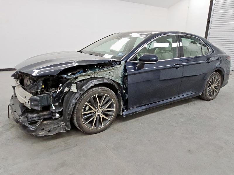 2021 TOYOTA CAMRY XLE, 