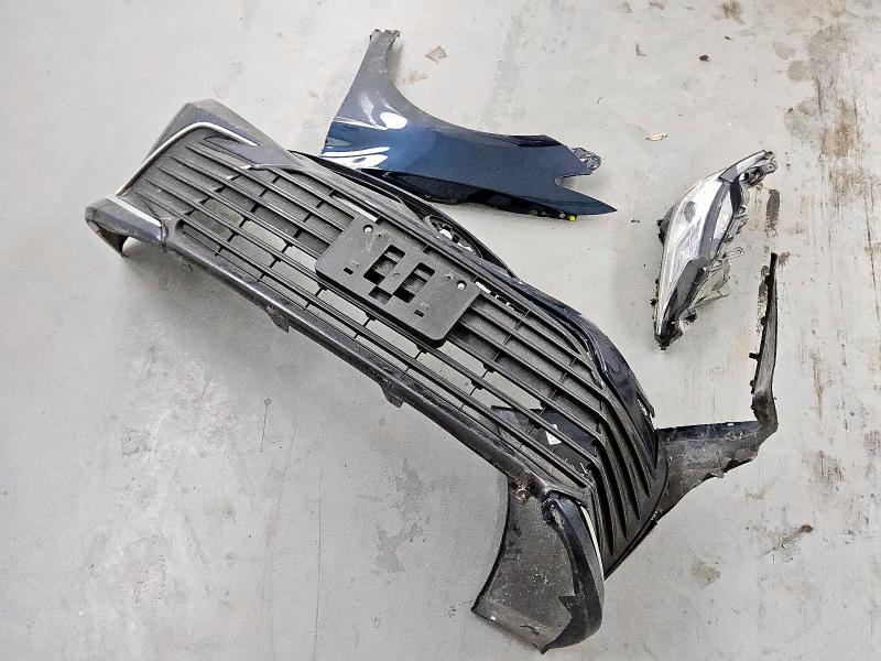 4T1F11AK3MU597023 - 2021 TOYOTA CAMRY XLE BLUE photo 12