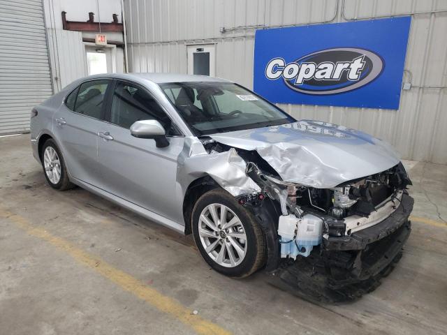 4T1C11AK0PU160751 - 2023 TOYOTA CAMRY LE SILVER photo 4