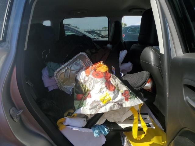 3C4NJCBB9JT137493 - 2018 JEEP COMPASS LATITUDE Grau Foto 11