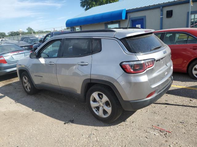 3C4NJCBB9JT137493 - 2018 JEEP COMPASS LATITUDE Grau Foto 2