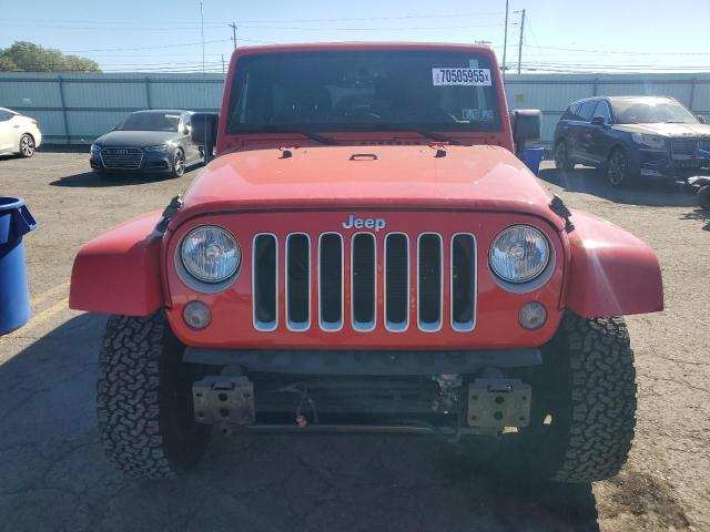 1C4BJWEG8GL146850 - 2016 JEEP WRANGLER U SAHARA RED photo 5