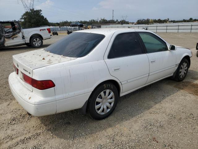 JT2BG22K1Y0483016 - 2000 TOYOTA CAMRY CE თეთრი ფოტო 3