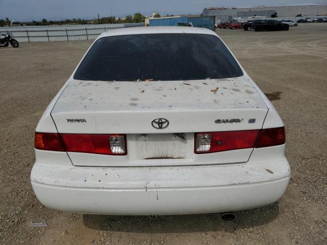 JT2BG22K1Y0483016 - 2000 TOYOTA CAMRY CE თეთრი ფოტო 6