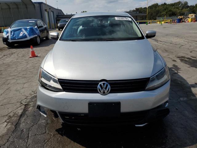3VWDZ7AJ8BM375199 - 2011 VOLKSWAGEN JETTA SE SILVER photo 5