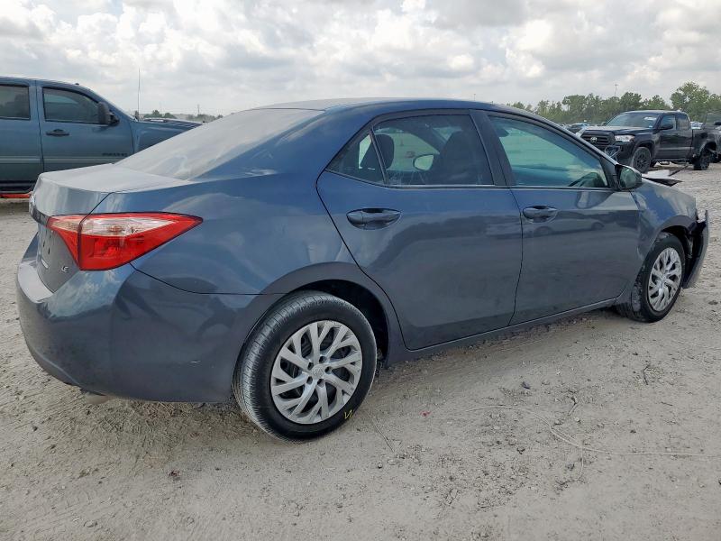 5YFBURHE6JP832743 - 2018 TOYOTA COROLLA L 灰色 照片 3
