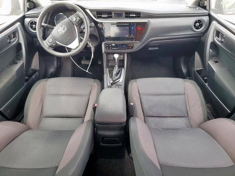 5YFBURHE6JP832743 - 2018 TOYOTA COROLLA L 灰色 照片 8