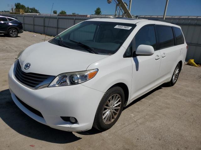 2013 TOYOTA SIENNA XLE, 