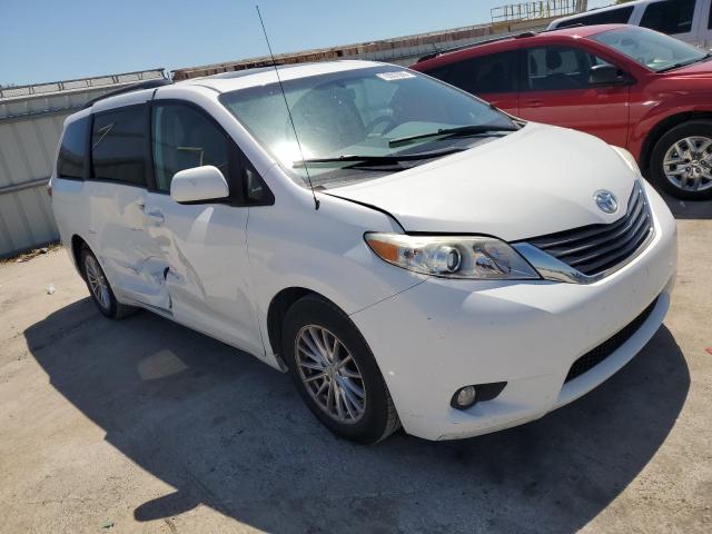 5TDYK3DC5DS380068 - 2013 TOYOTA SIENNA XLE 白色 照片 4