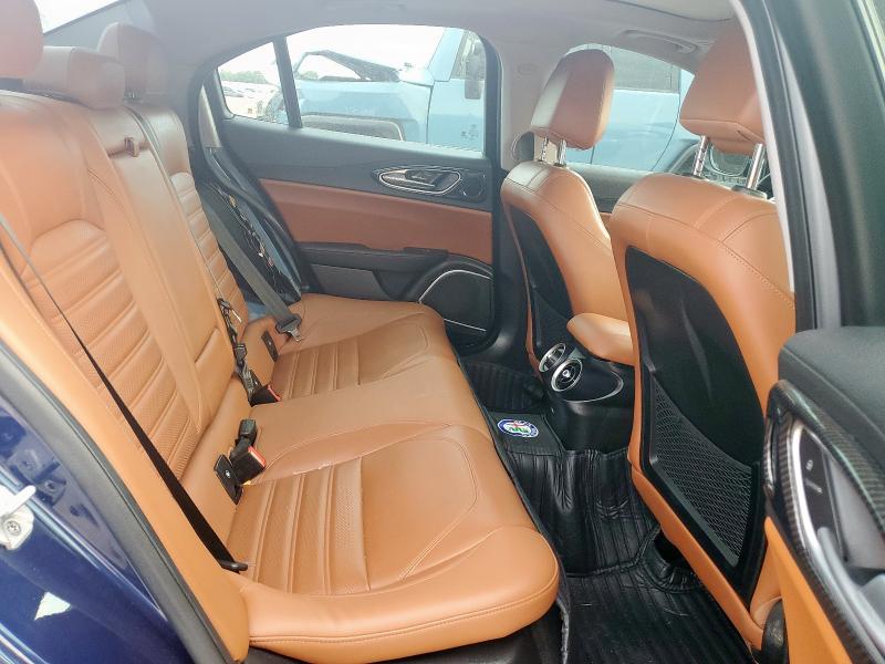 ZARFAECN2J7590745 - 2018 ALFA ROMEO GIULIA TI BLUE photo 10