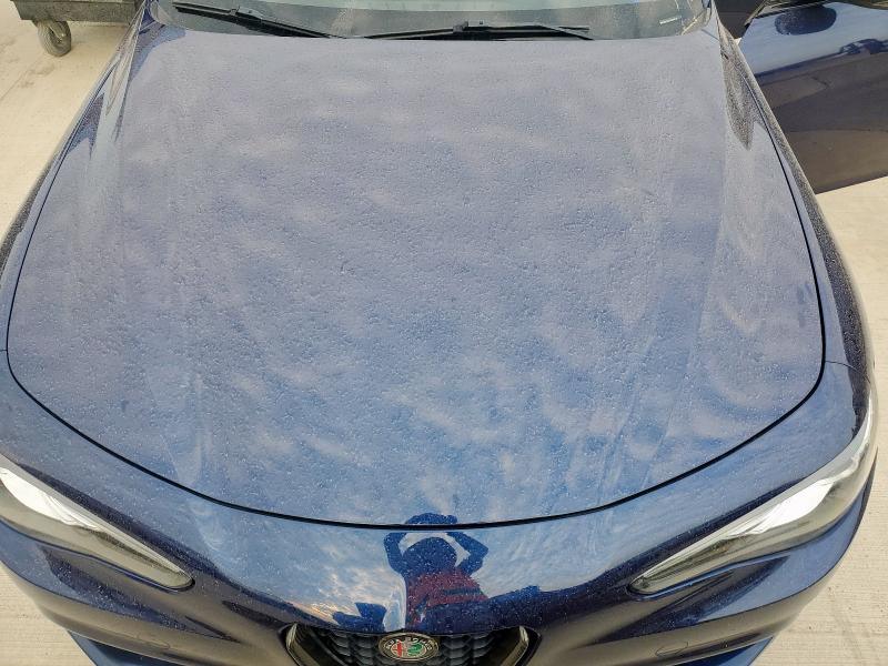 ZARFAECN2J7590745 - 2018 ALFA ROMEO GIULIA TI BLUE photo 11