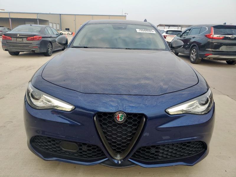 ZARFAECN2J7590745 - 2018 ALFA ROMEO GIULIA TI BLUE photo 5