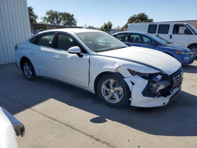 5NPEG4JA5MH130137 - 2021 HYUNDAI SONATA SE WHITE photo 4