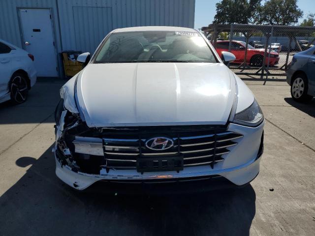 5NPEG4JA5MH130137 - 2021 HYUNDAI SONATA SE WHITE photo 5