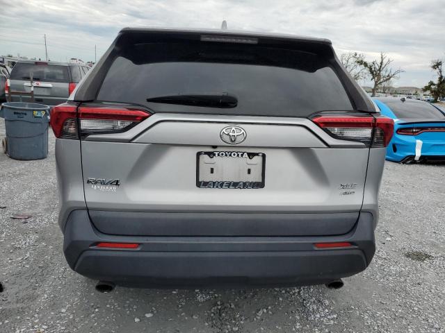 2T3P1RFV7KW035667 - 2019 TOYOTA RAV4 XLE Gümüş foto 6