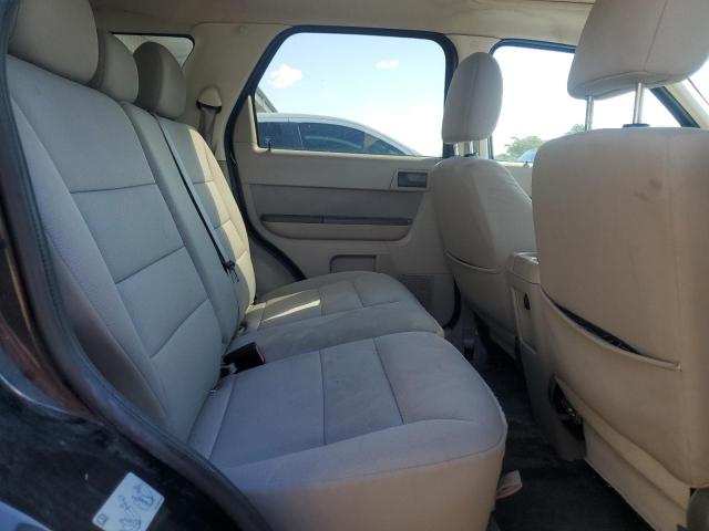 1FMCU0DG5BKB75145 - 2011 FORD ESCAPE XLT შავი ფოტო 10