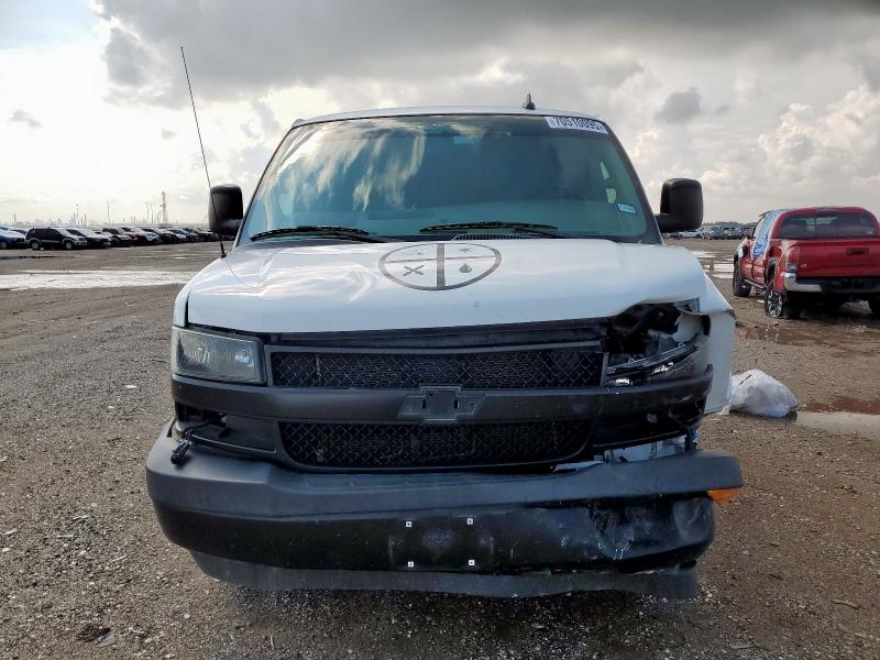 1GCWGAFG6L1268596 - 2020 CHEVROLET EXPRESS G2 WHITE photo 5