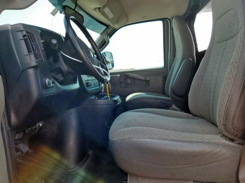 1GCWGAFG6L1268596 - 2020 CHEVROLET EXPRESS G2 WHITE photo 7