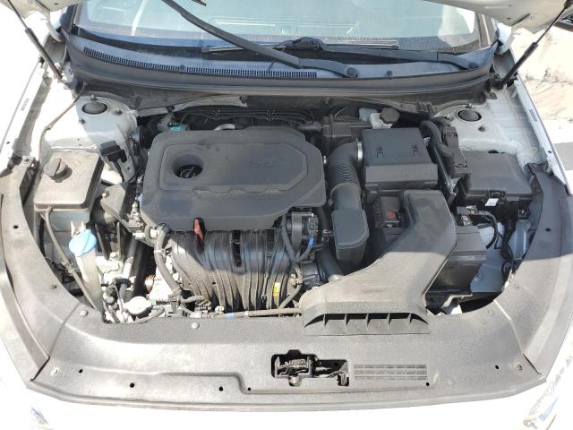 5NPE24AF3JH607749 - 2018 HYUNDAI SONATA SE Argent photo 11