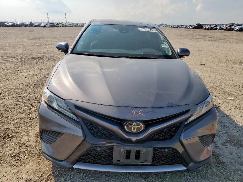 4T1B61HK5KU297955 - 2019 TOYOTA CAMRY XSE 灰色 照片 5