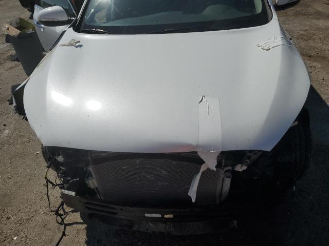 5XYPHDA5XKG592724 - 2019 KIA SORENTO EX Ақ фото 12