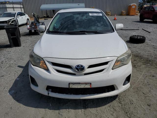 2T1BU4EEXCC856165 - 2012 TOYOTA COROLLA BASE თეთრი ფოტო 5