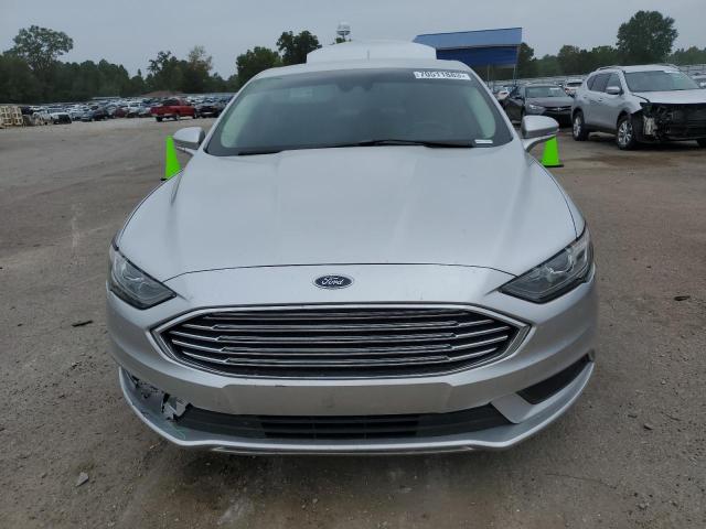 3FA6P0H79HR369870 - 2017 FORD FUSION SE SILVER photo 5